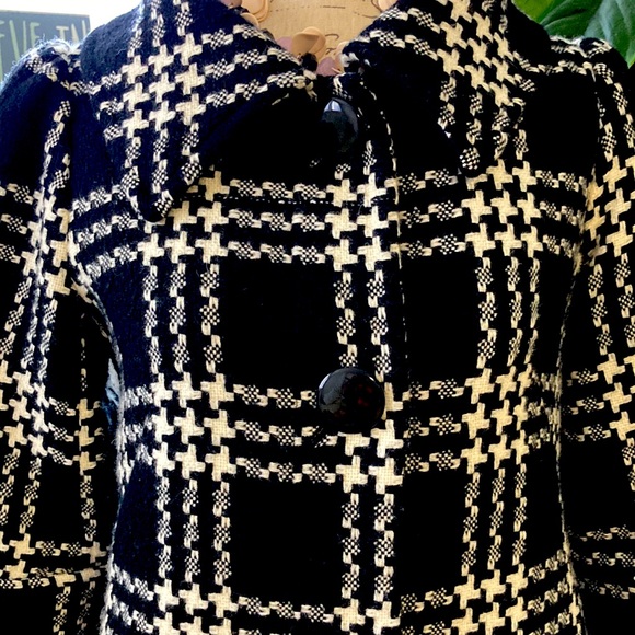 Coat | black and white plaid pattern. 3 button and belted back. Made in Japan. - Picture 2 of 7
